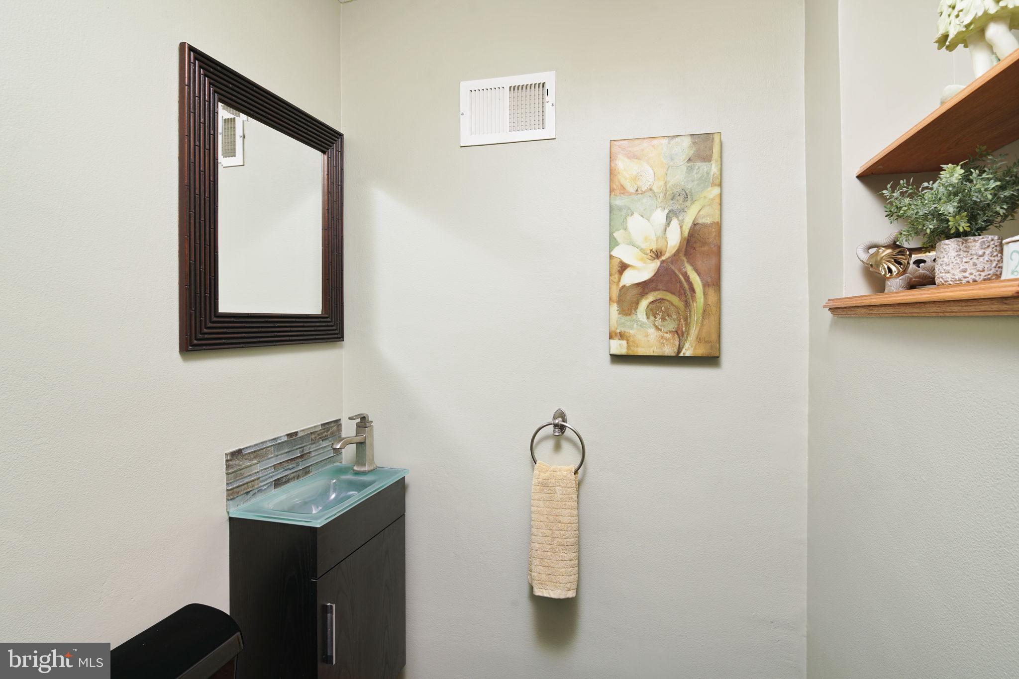 501 Wingate Road Huntingdon Valley, PA 19006 - Photo 27 of 38 Half Bath