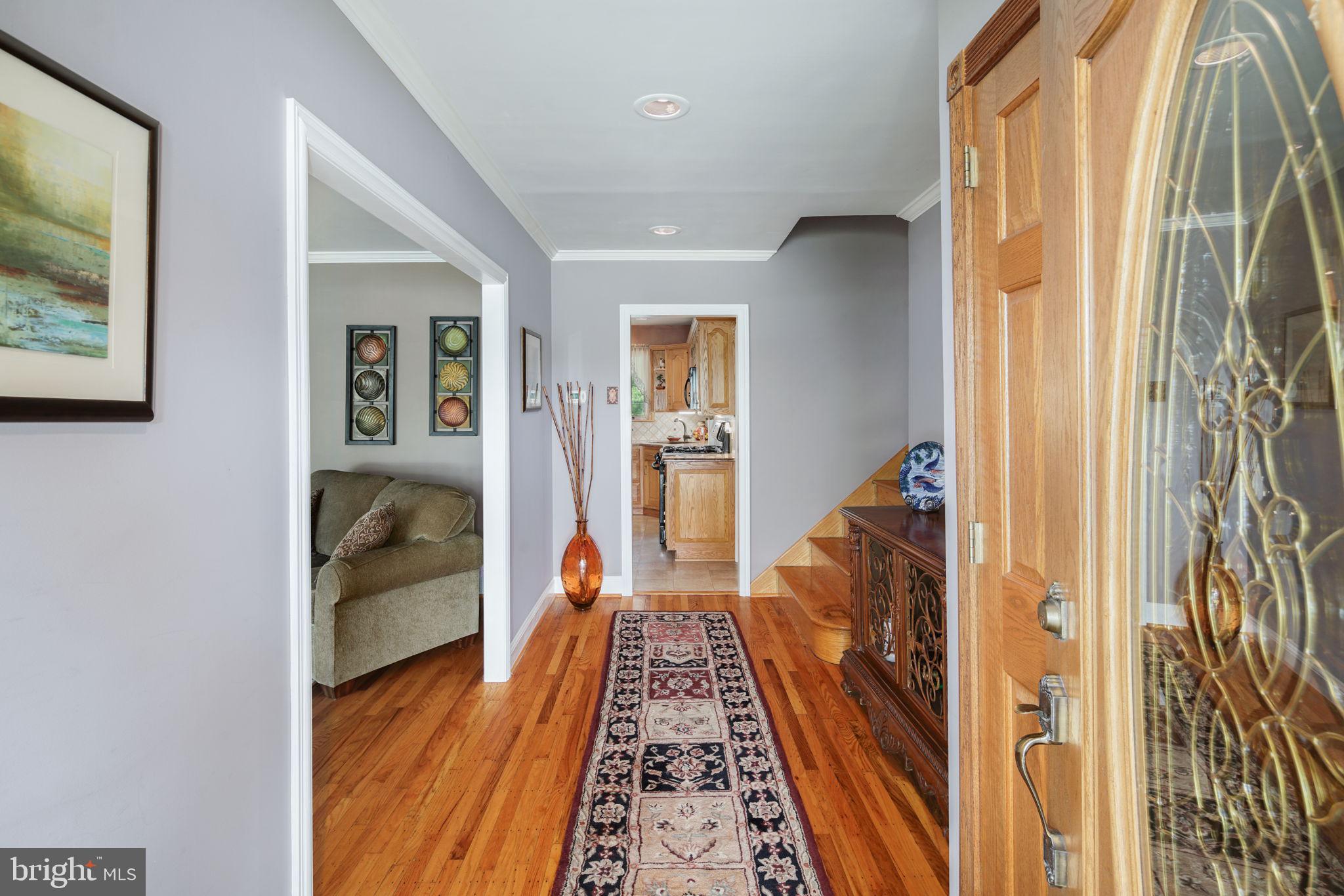 501 Wingate Road Huntingdon Valley, PA 19006 - Photo 4 of 38 Come on in and....