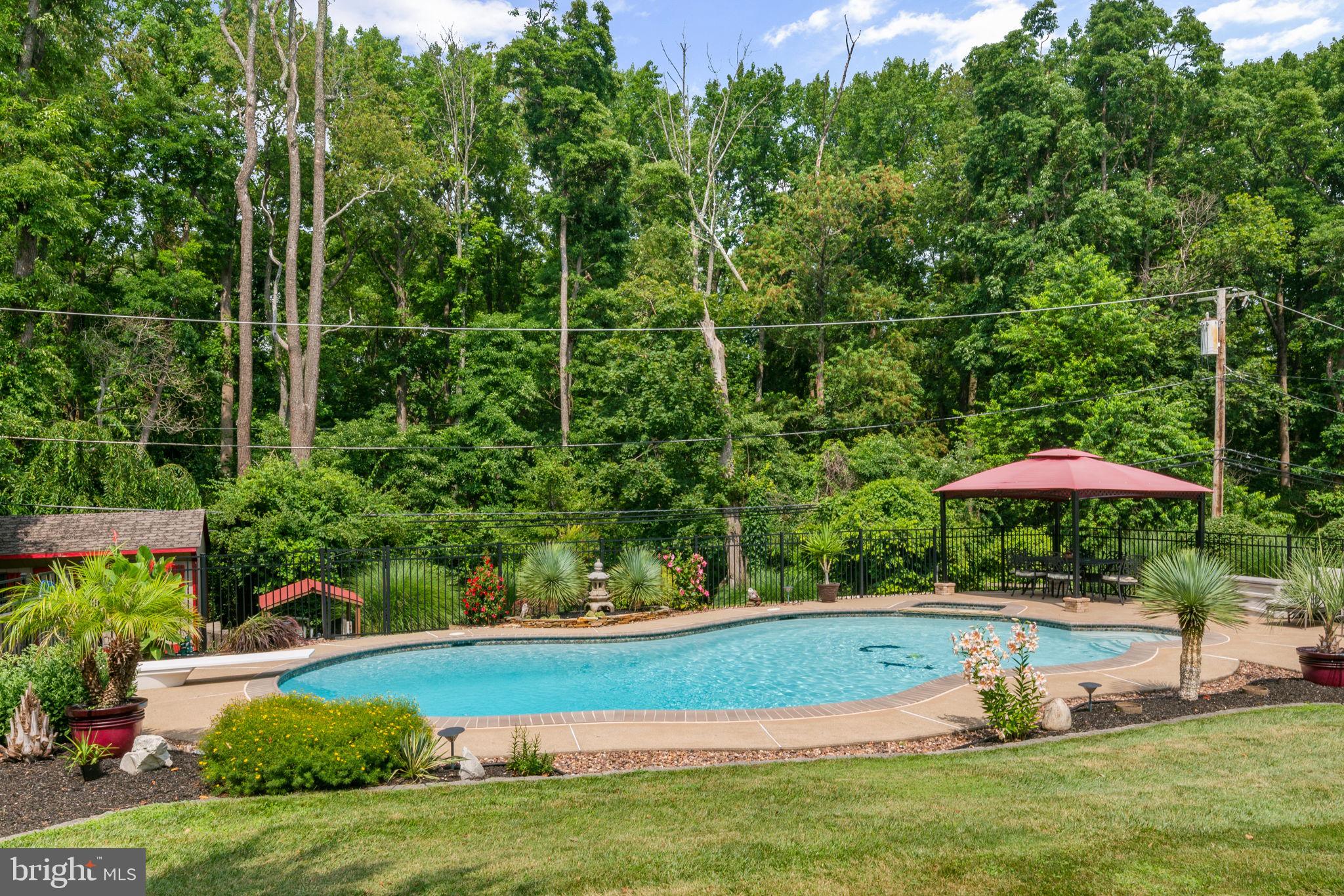 501 Wingate Road Huntingdon Valley, PA 19006 - Photo 33 of 38 Are we on an island Retreat!?!?