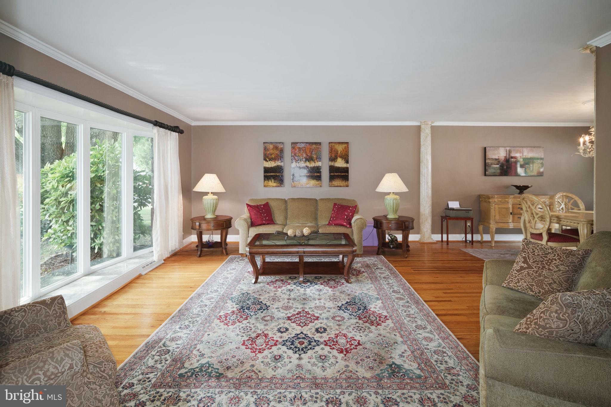 501 Wingate Road Huntingdon Valley, PA 19006 - Photo 6 of 38 Sun Drenched L/R