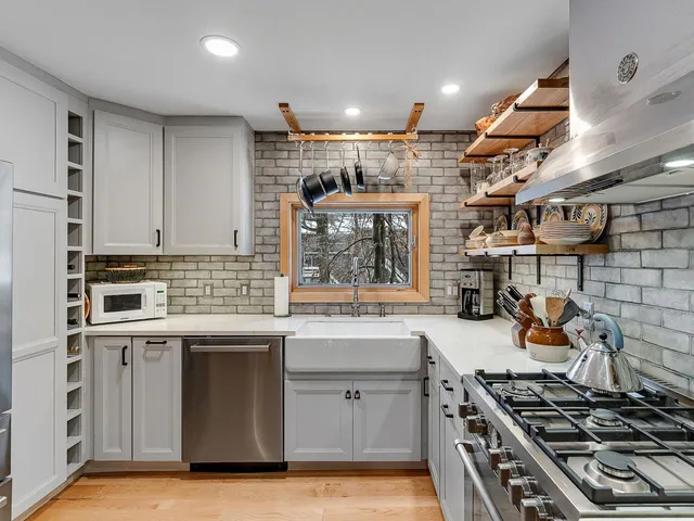 $915,000 | 154 Forum Drive, Unit 2, Warren, VT 05674