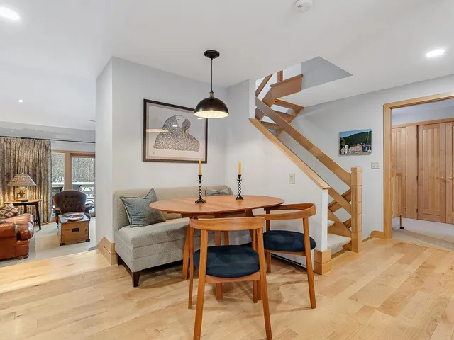 $915,000 | 154 Forum Drive, Unit 2, Warren, VT 05674