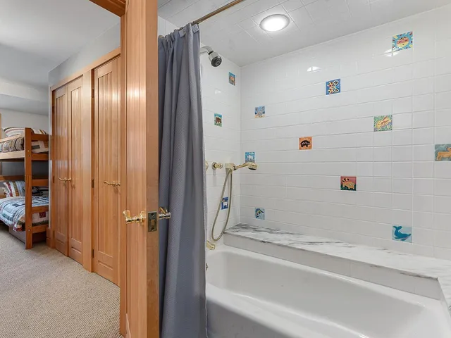 $915,000 | 154 Forum Drive, Unit 2, Warren, VT 05674