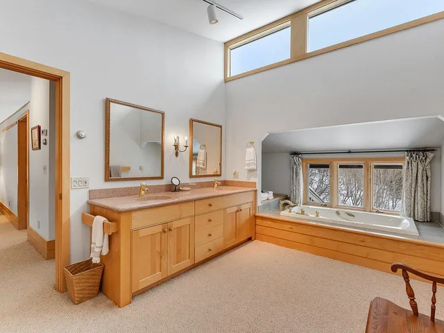 $915,000 | 154 Forum Drive, Unit 2, Warren, VT 05674