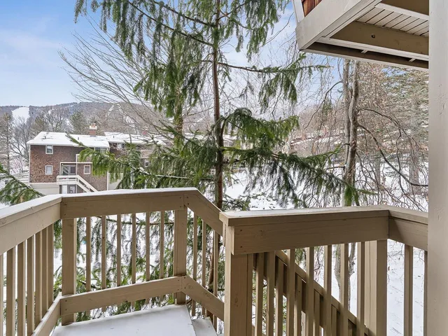 $915,000 | 154 Forum Drive, Unit 2, Warren, VT 05674