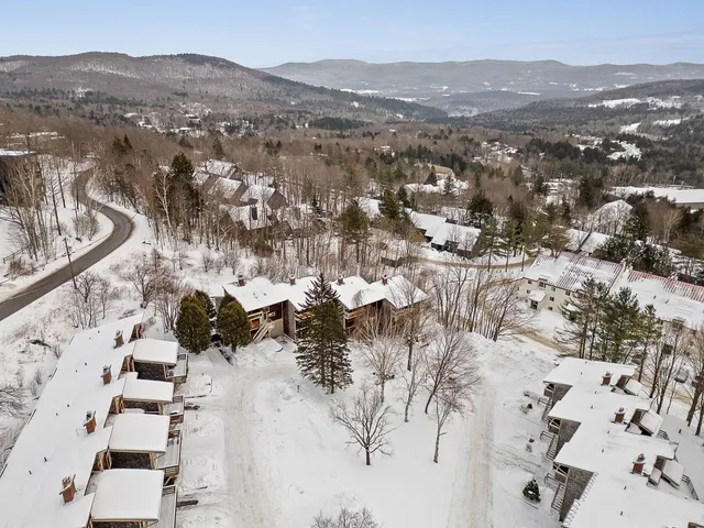 $915,000 | 154 Forum Drive, Unit 2, Warren, VT 05674