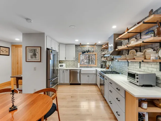 $915,000 | 154 Forum Drive, Unit 2, Warren, VT 05674