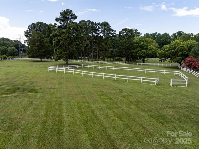 a view of a tennis court