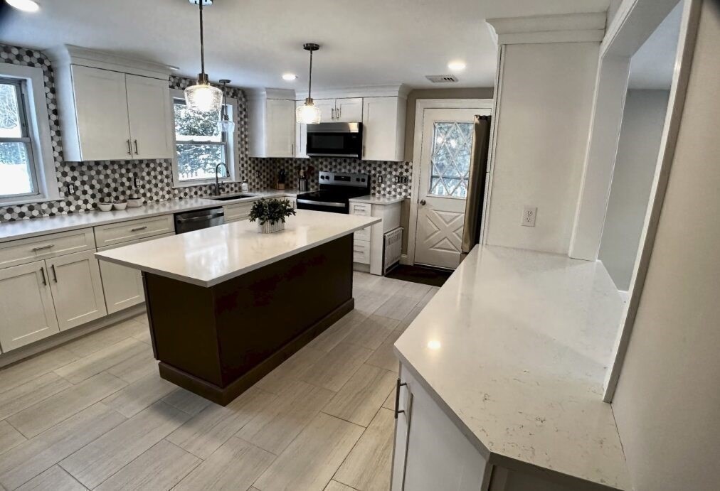 24 Reeds Lane Holbrook, MA 02343 - Photo 3 of 29 Gallery Image 3