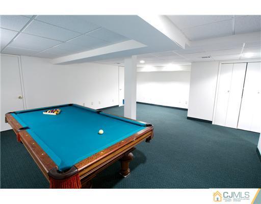 5 Beech Lane Edison, NJ 08820 - Photo 15 of 25 a room with pool table