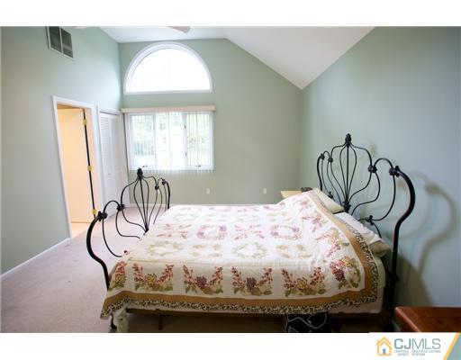 5 Beech Lane Edison, NJ 08820 - Photo 8 of 25 a view of a livingroom with furniture