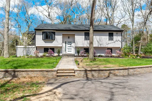 $699,000 | 433 Gravelly Hill Road, South Kingstown, RI 02879