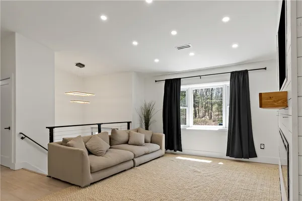 $699,000 | 433 Gravelly Hill Road, South Kingstown, RI 02879