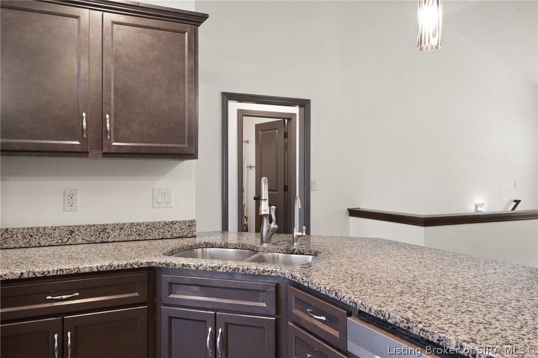 9113 Falcon Ridge Sellersburg, IN 47172 - Photo 6 of 40 Gallery Image 6