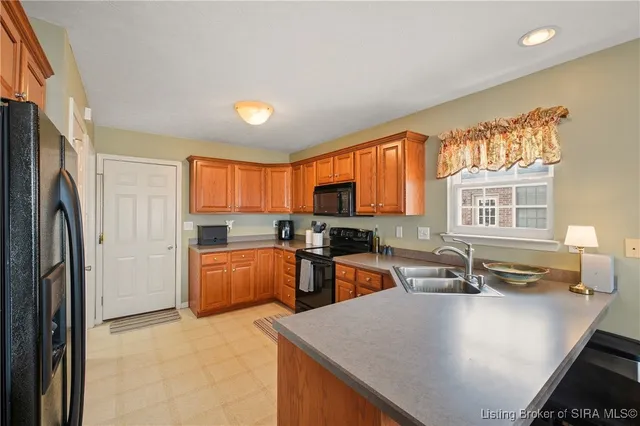 $385,000 | 3808 Laurens Circle, New Albany, IN 47150