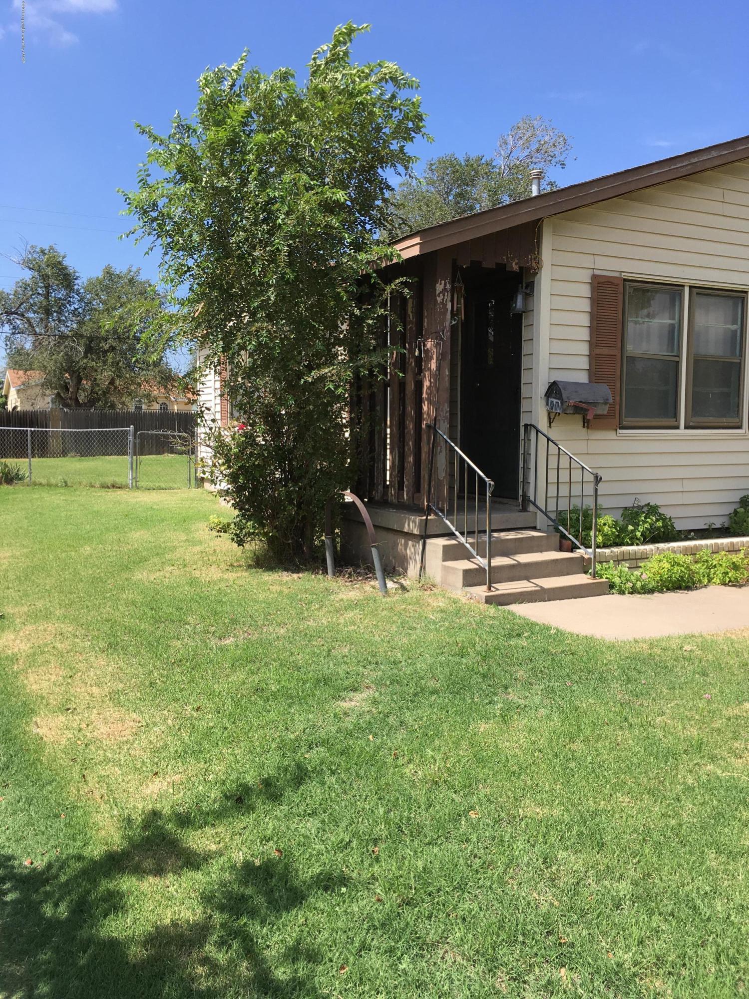 4704 Crockett Street Amarillo, TX 79110 - Photo 2 of 14 Side and backyard entrance