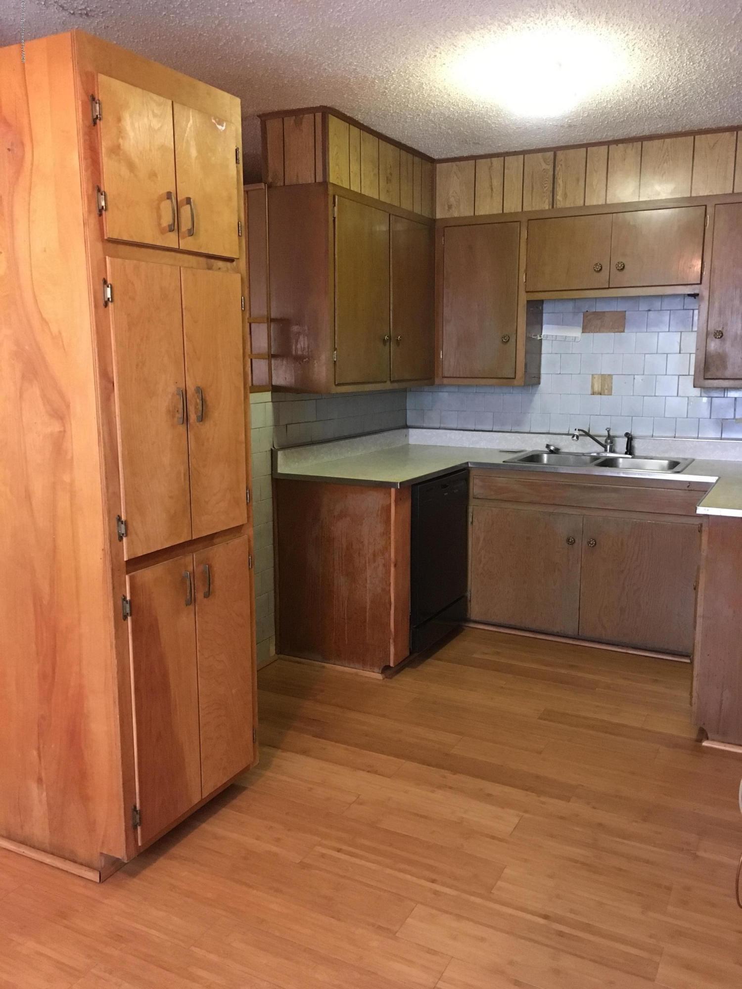 4704 Crockett Street Amarillo, TX 79110 - Photo 4 of 14 Kitchen