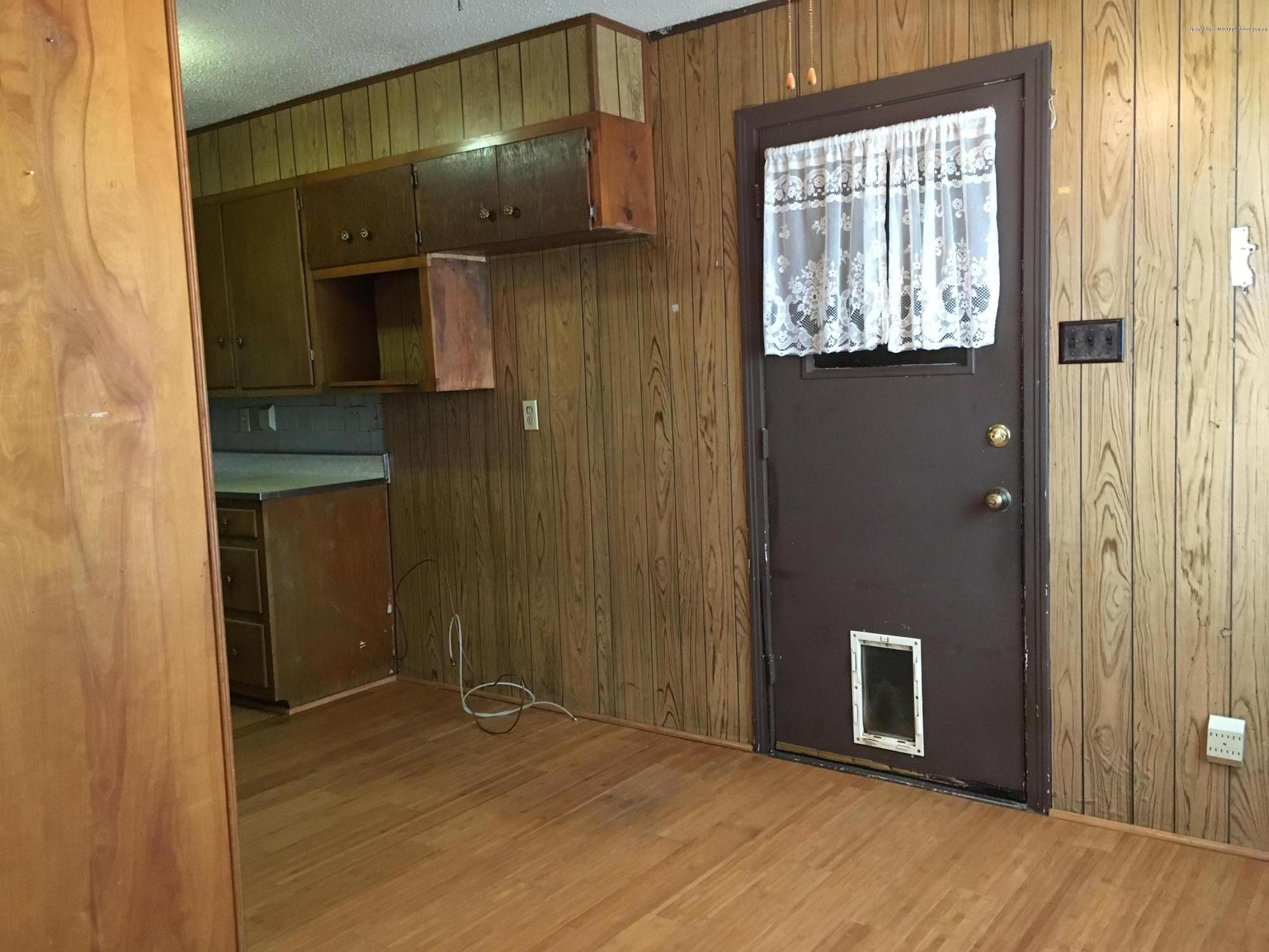 4704 Crockett Street Amarillo, TX 79110 - Photo 6 of 14 Door to garage