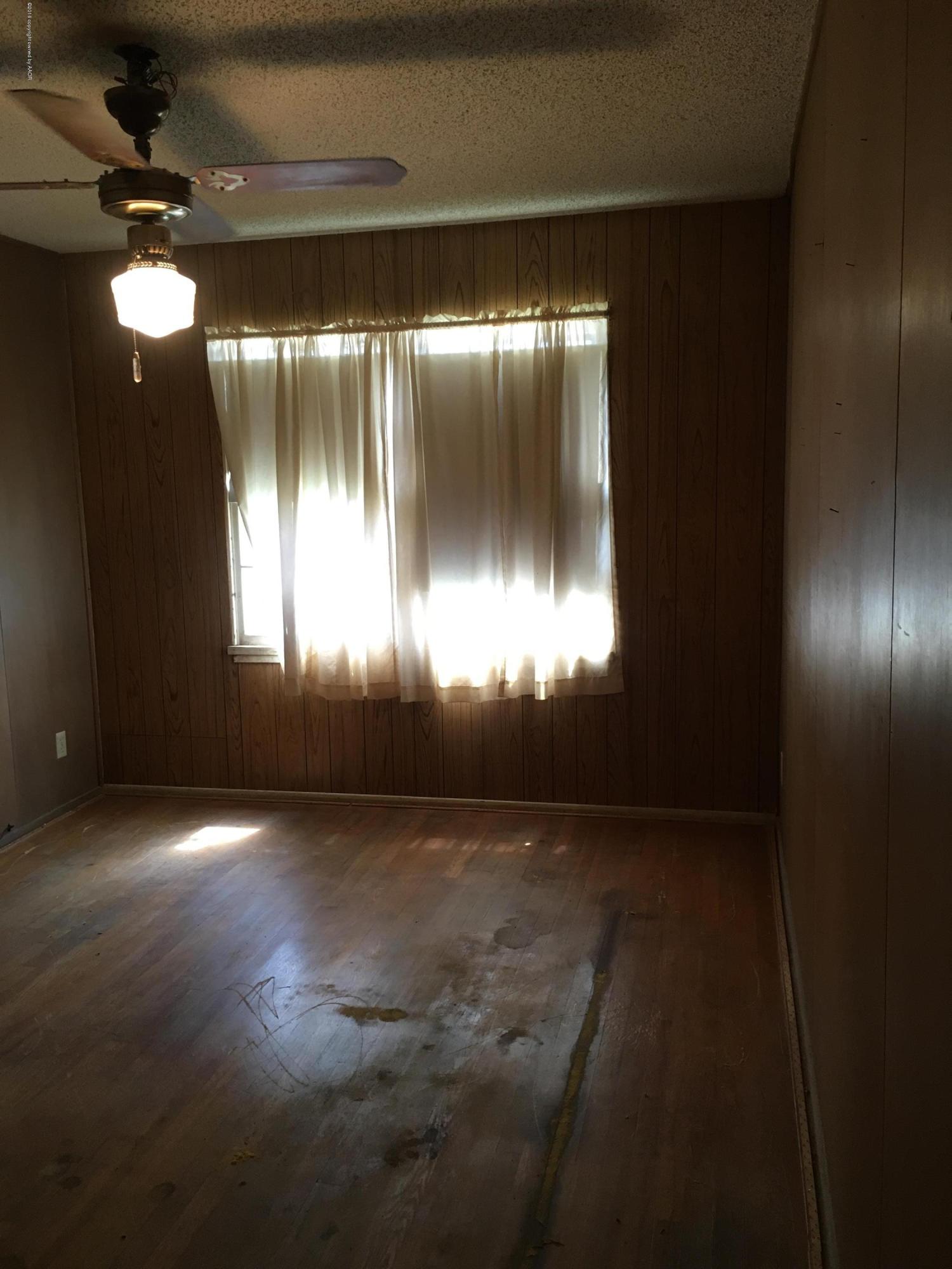 4704 Crockett Street Amarillo, TX 79110 - Photo 10 of 14 Bedroom 1 view 2