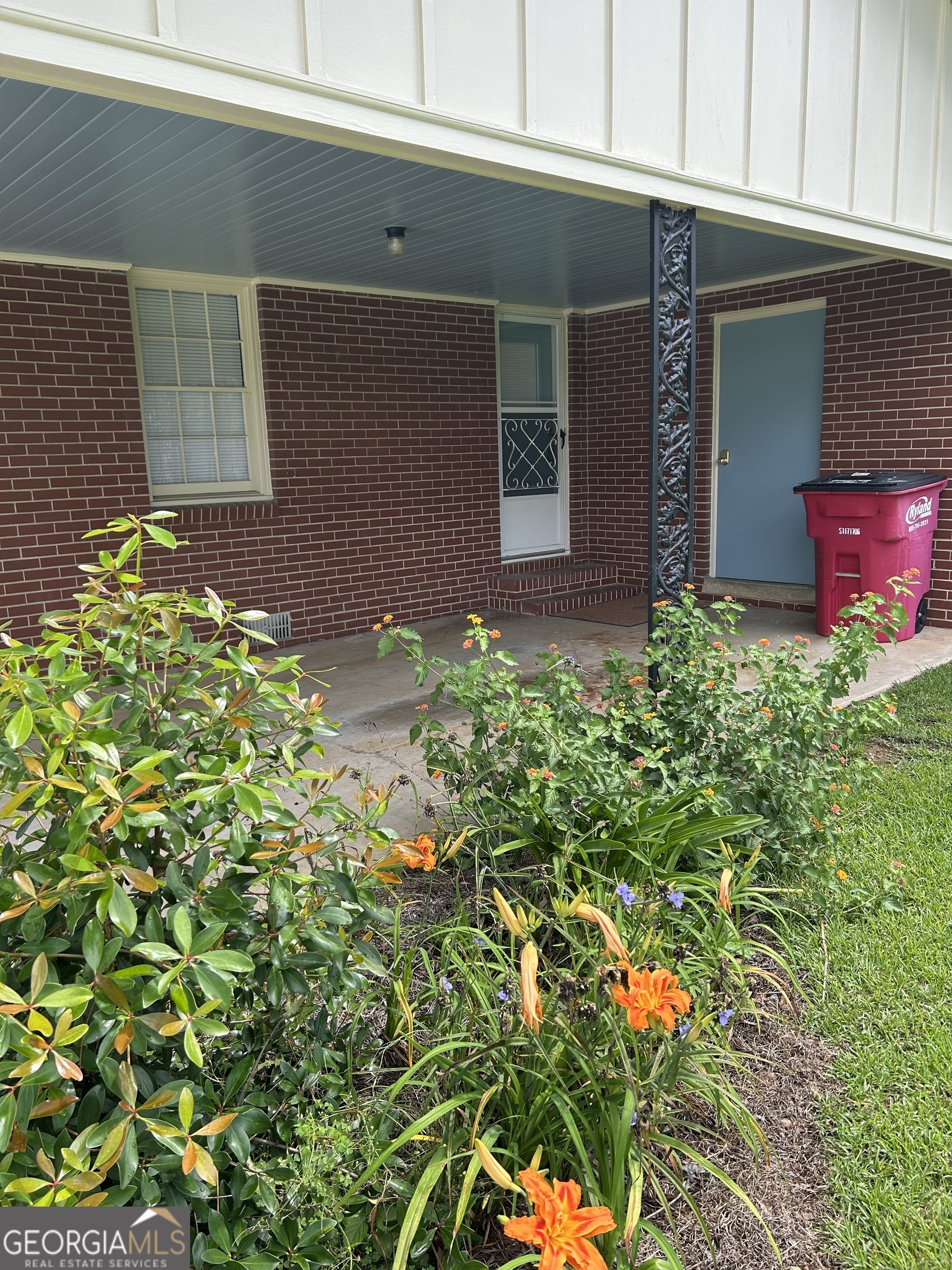 809 Penn Place Tifton, GA 31794 - Photo 2 of 11 Carport