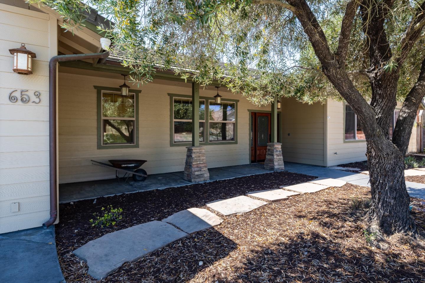 653 Red Cloud Road Paso Robles, CA 93446 - Photo 6 of 57 Gallery Image 6