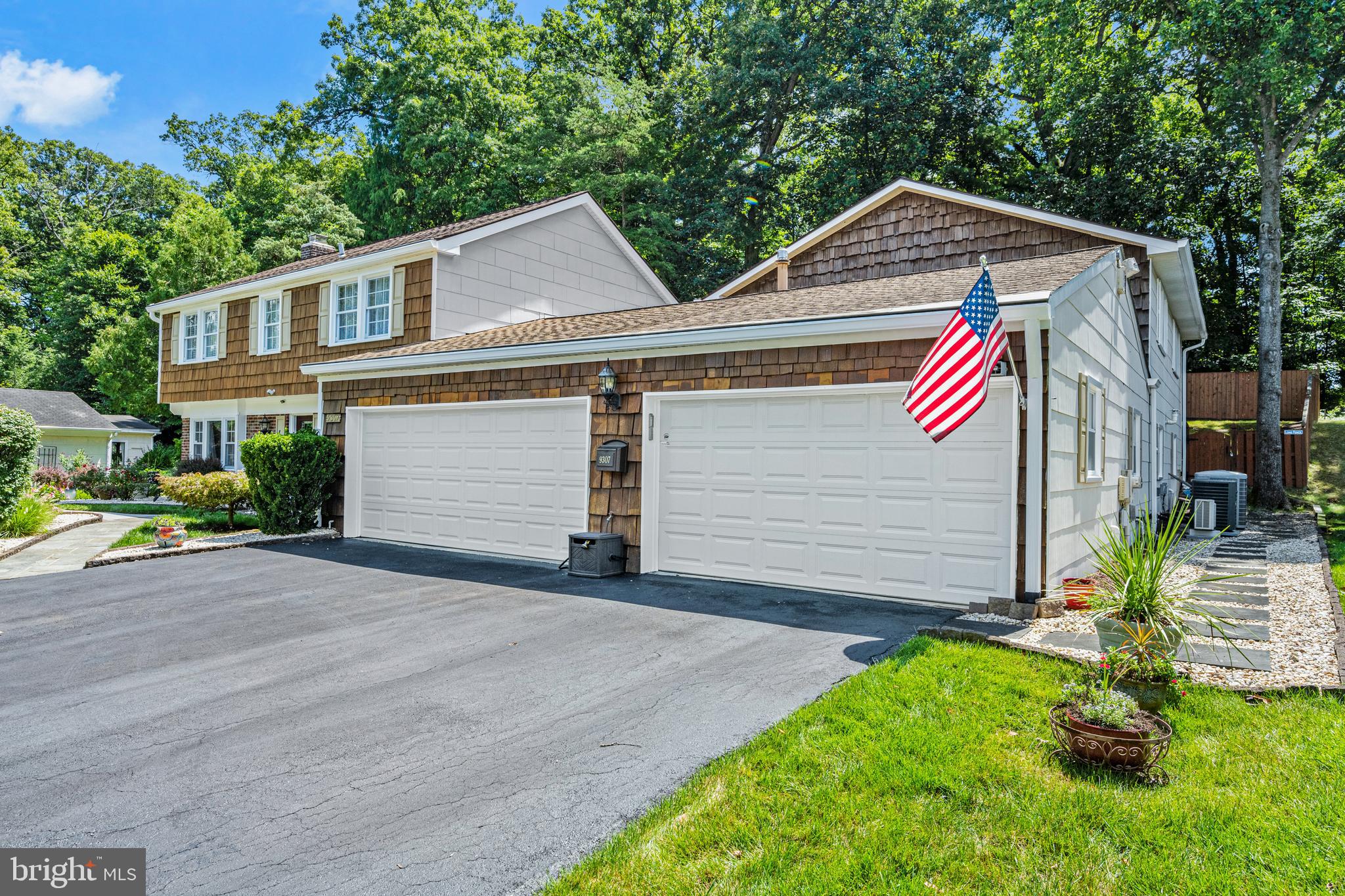 9307 Montpelier Drive Laurel, MD 20708 - Photo 3 of 69 Oversized Driveway and Garage
