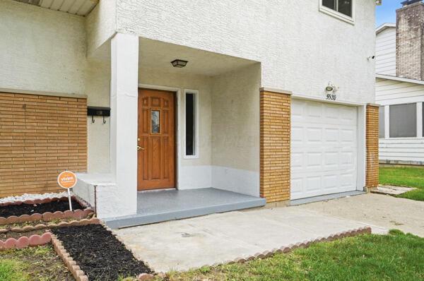 5320 Hazelwood Road Columbus, OH 43229 - Photo 3 of 46 004_0KHg
