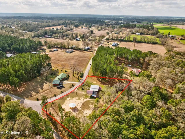 $185,000 | 212 Gordon Road, Lucedale, MS 39452
