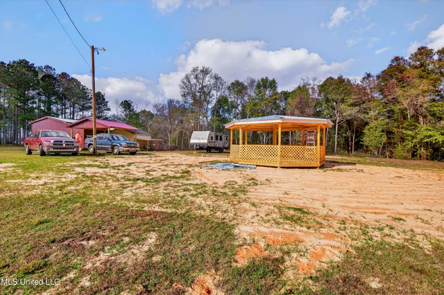 $185,000 | 212 Gordon Road, Lucedale, MS 39452