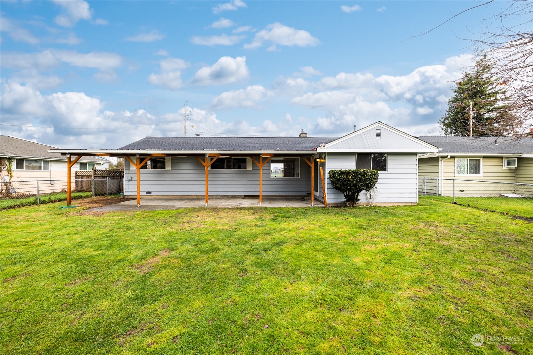 422 Simons Avenue Burlington, WA 98233 - Photo 17 of 21 a front view of a house with a garden