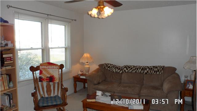 342 Jim Courtney Road Portland, TN 37148 - Photo 7 of 9 Living Room