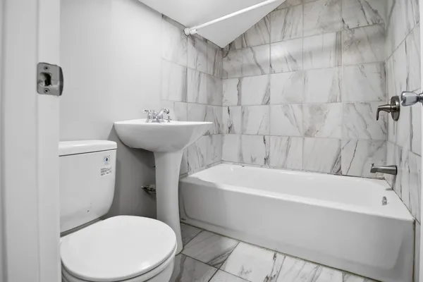 $220,000 | 107 North State Street, Aurora, IL 60505