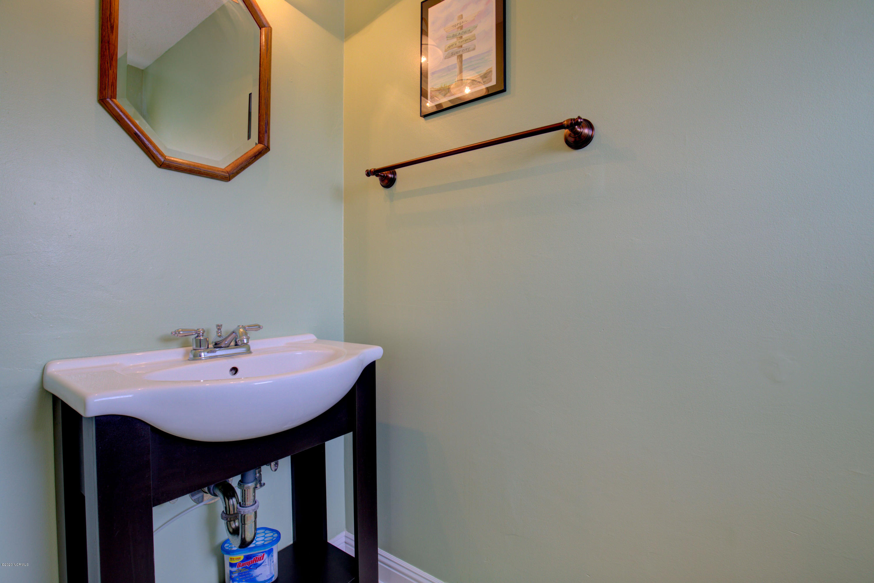 2280 New River Inlet Road, Unit 2 North Topsail Beach, NC 28460 - Photo 15 of 31 2280-2 NRIR - Interiors_22