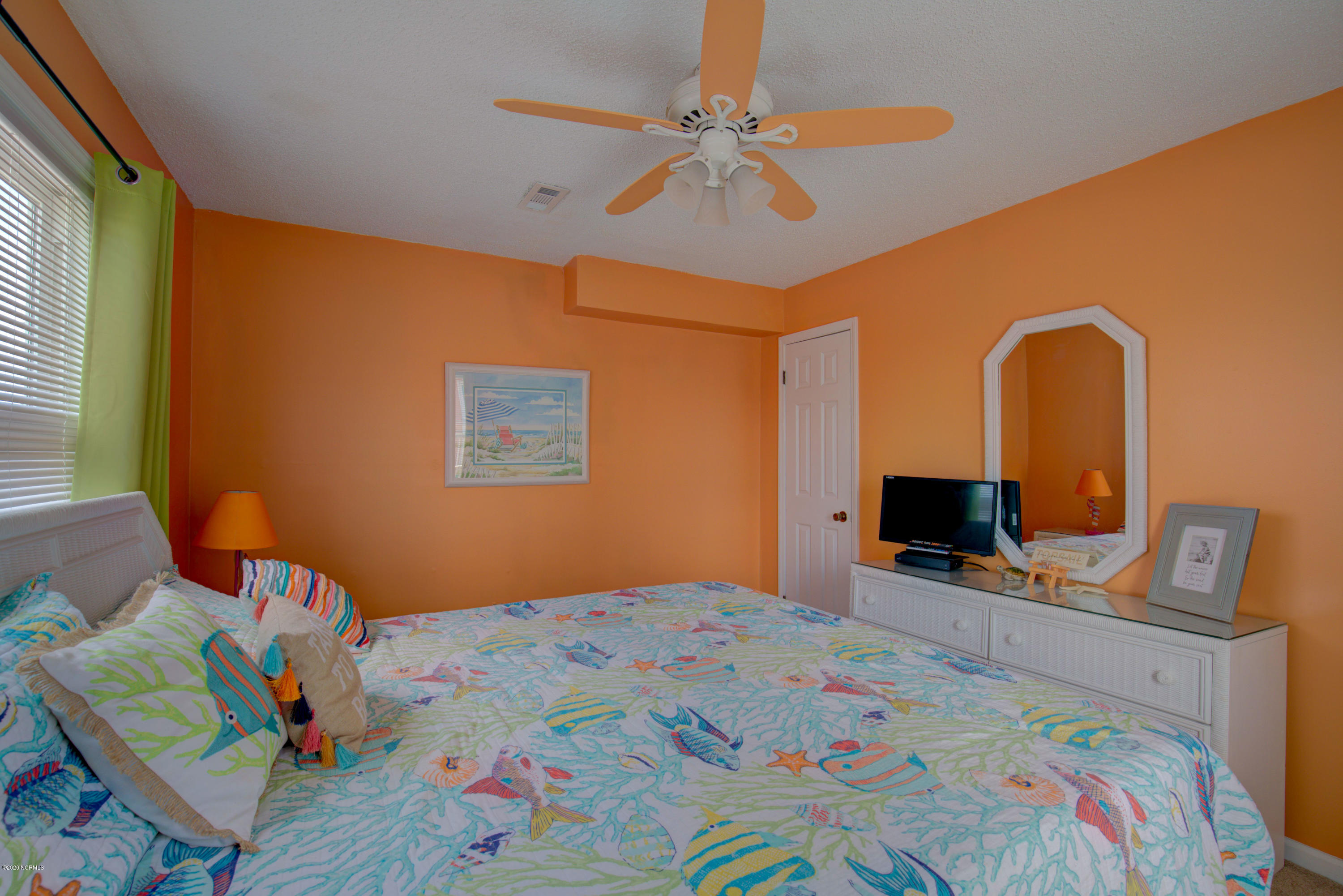 2280 New River Inlet Road, Unit 2 North Topsail Beach, NC 28460 - Photo 17 of 31 2280-2 NRIR - Interiors_20