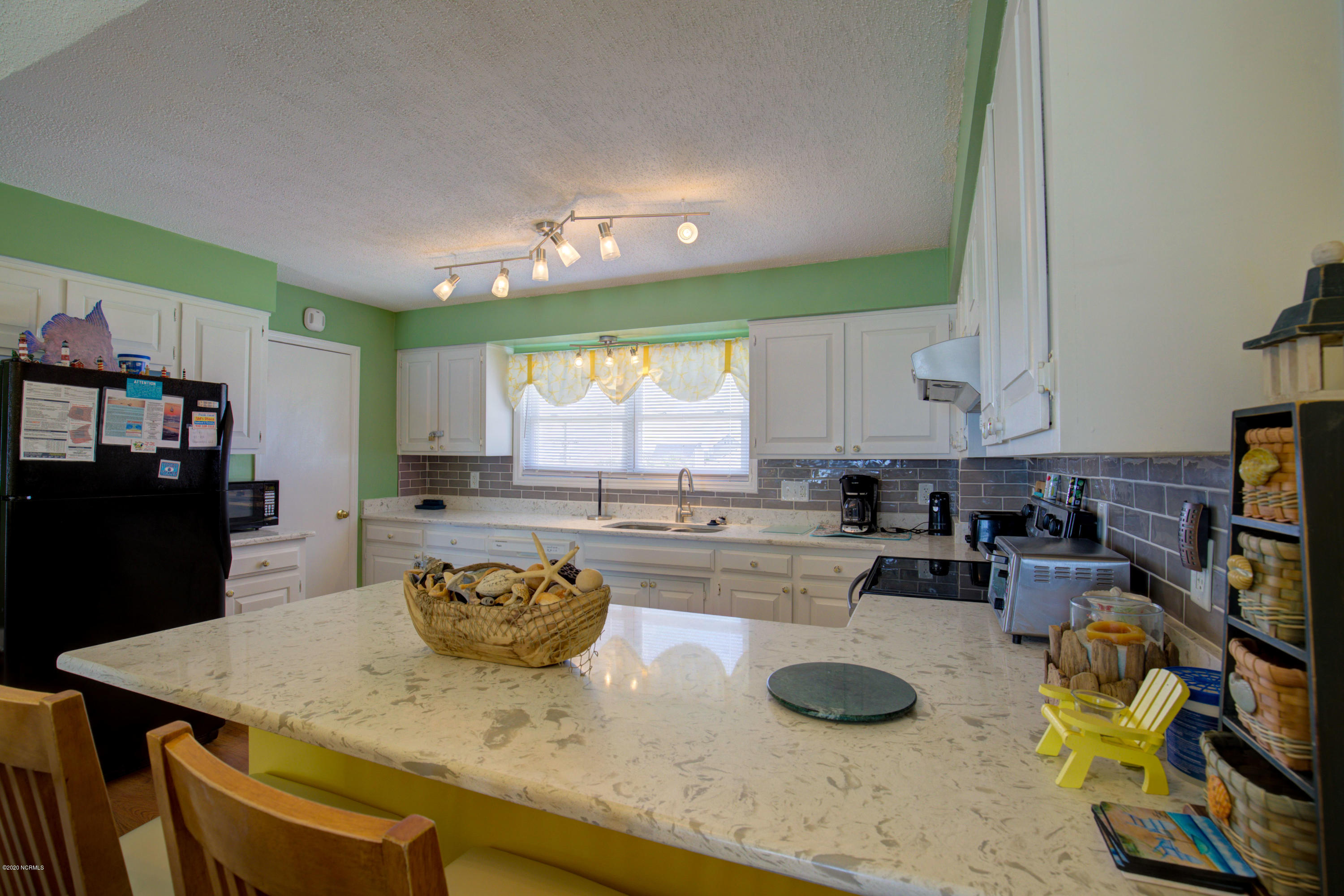 2280 New River Inlet Road, Unit 2 North Topsail Beach, NC 28460 - Photo 7 of 31 2280-2 NRIR - Interiors_26