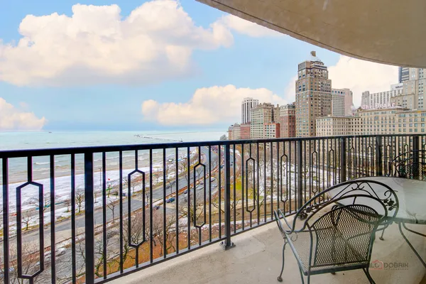 $780,000 | 1040 North Lake Shore Drive, Unit 12B, Chicago, IL 60611