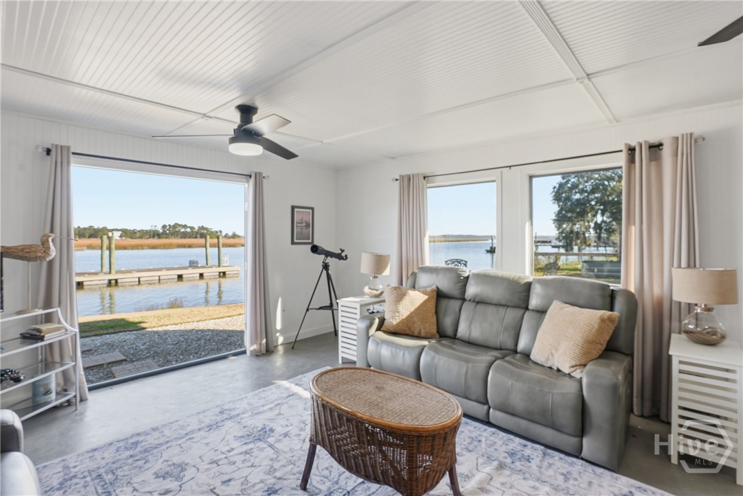 243 East 1st Street Midway, GA 31320 - Photo 15 of 35