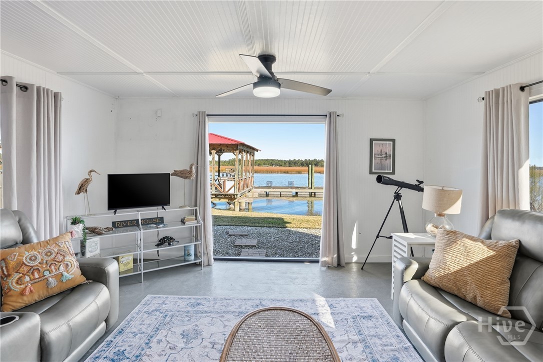 243 East 1st Street Midway, GA 31320 - Photo 16 of 35