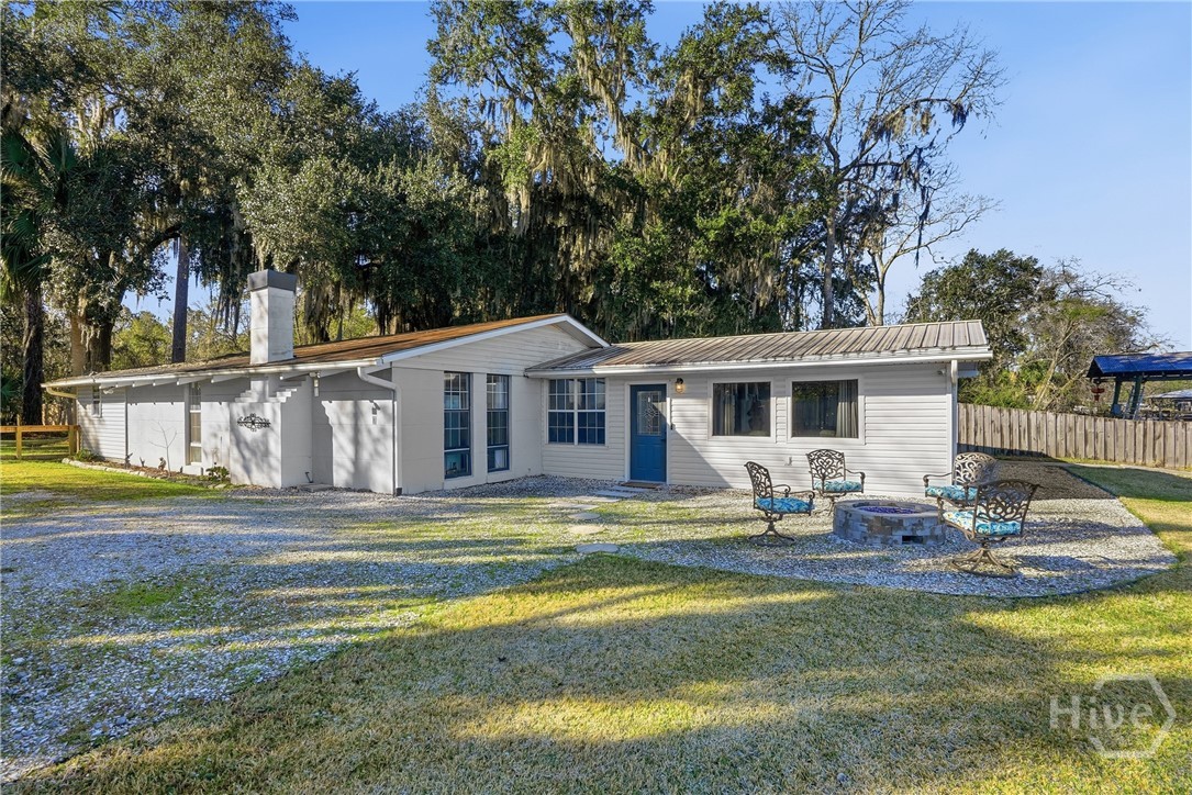 243 East 1st Street Midway, GA 31320 - Photo 3 of 35