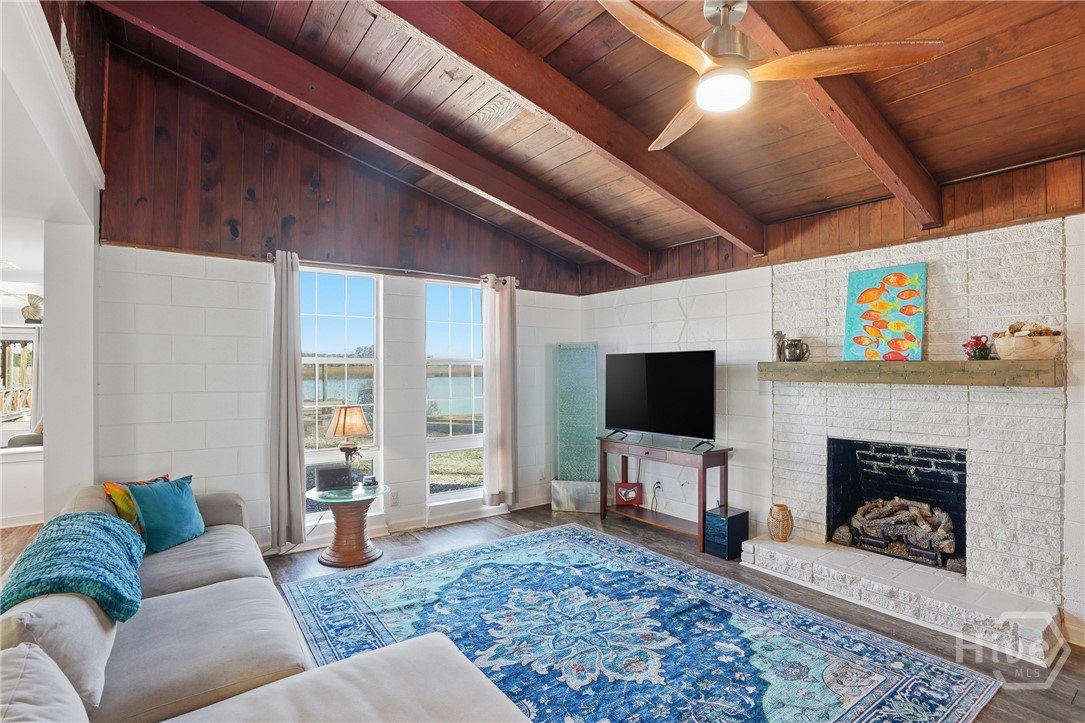 243 East 1st Street Midway, GA 31320 - Photo 8 of 35