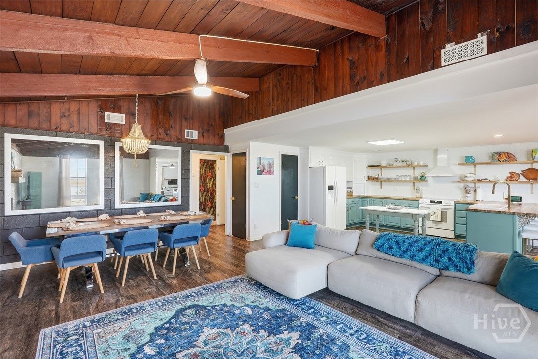 243 East 1st Street Midway, GA 31320 - Photo 9 of 35