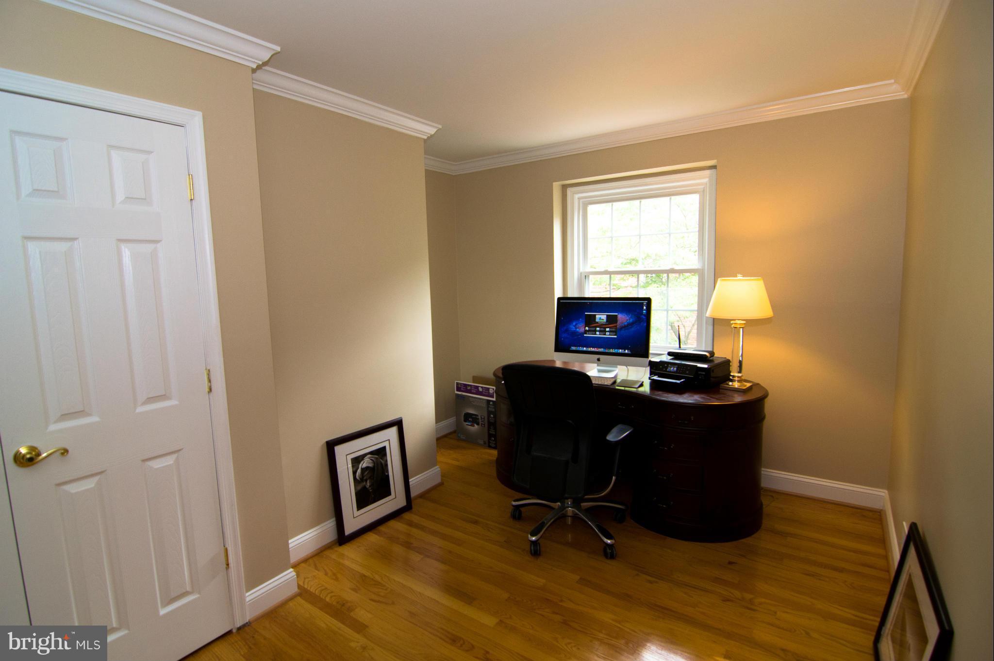 6746 Towne Lane Road McLean, VA 22101 - Photo 18 of 30 Upper Level Bedroom # 3