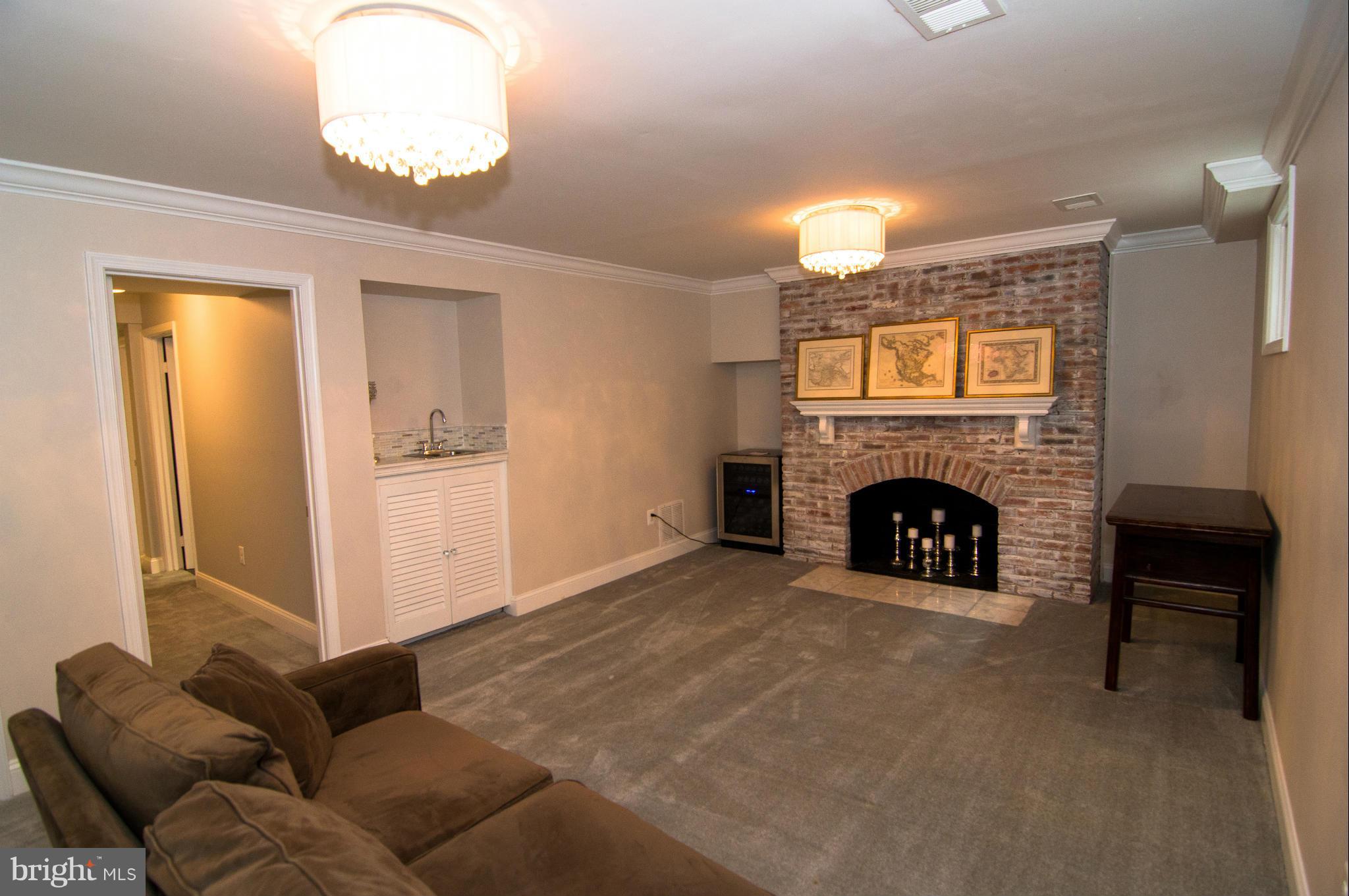 6746 Towne Lane Road McLean, VA 22101 - Photo 20 of 30 Family Room