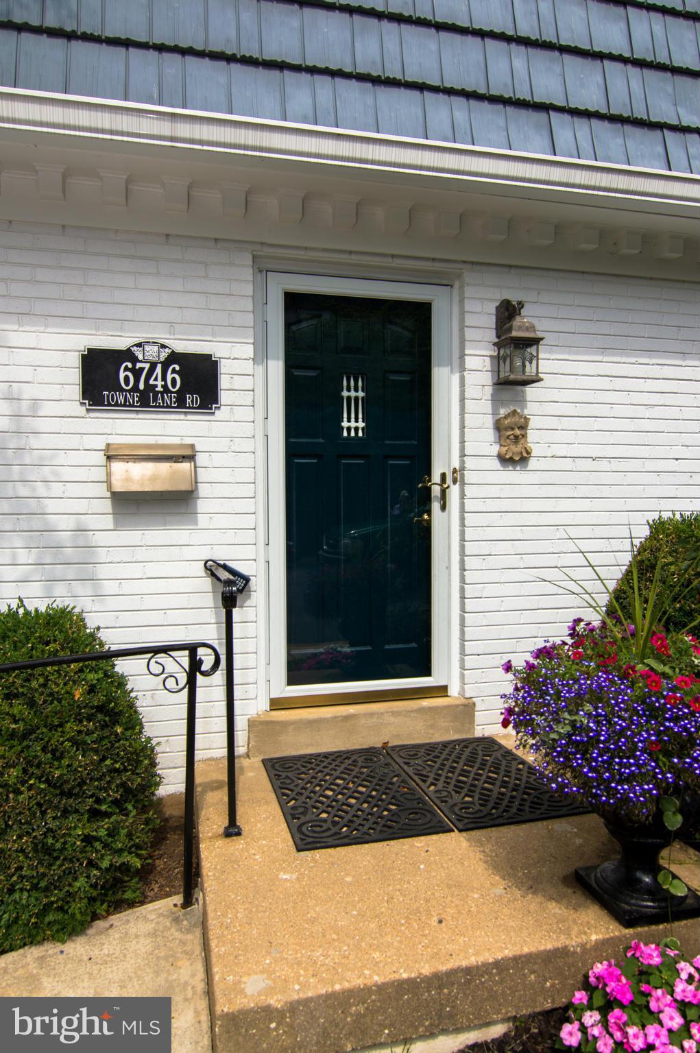 6746 Towne Lane Road McLean, VA 22101 - Photo 3 of 30 Exterior (Front)