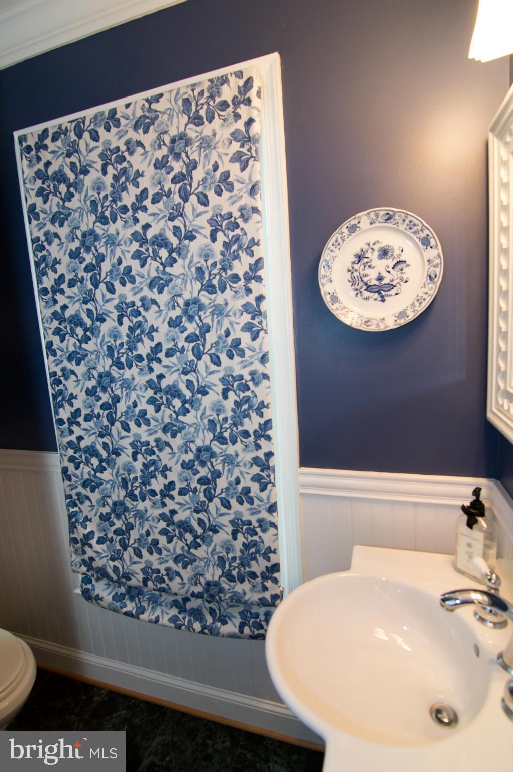 6746 Towne Lane Road McLean, VA 22101 - Photo 5 of 30 Main Level Half Bath