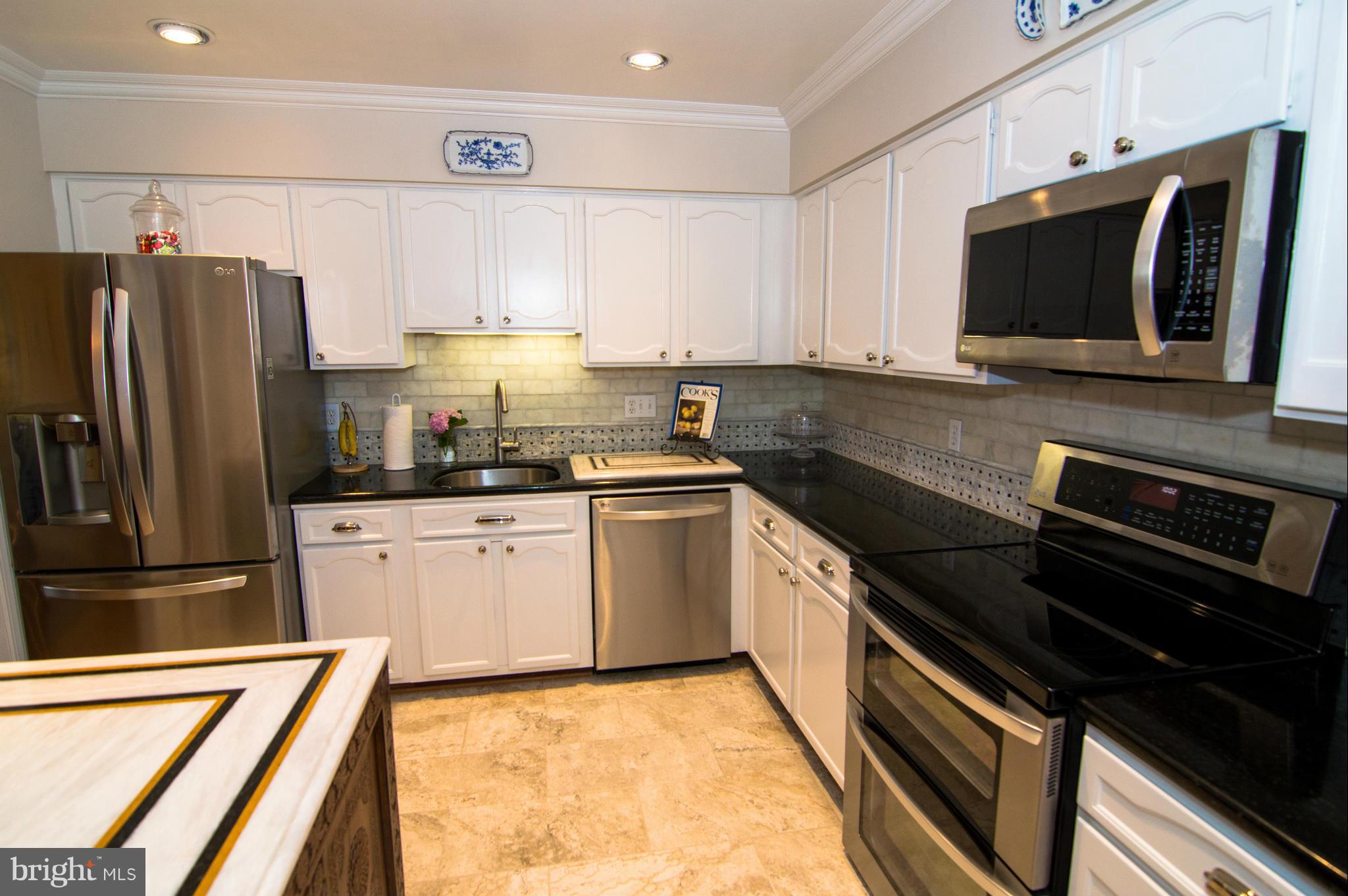 6746 Towne Lane Road McLean, VA 22101 - Photo 9 of 30 Kitchen