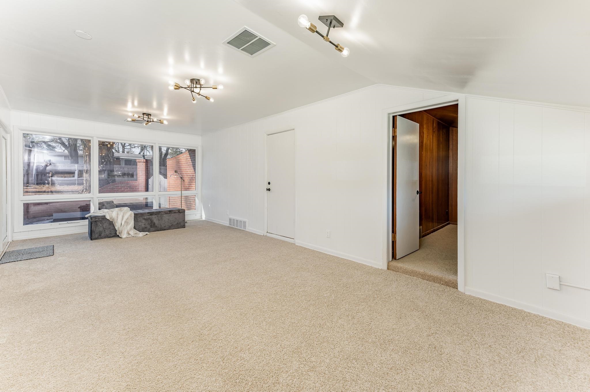 407 South Wetmore Street Wichita, KS 67209 - Photo 14 of 36