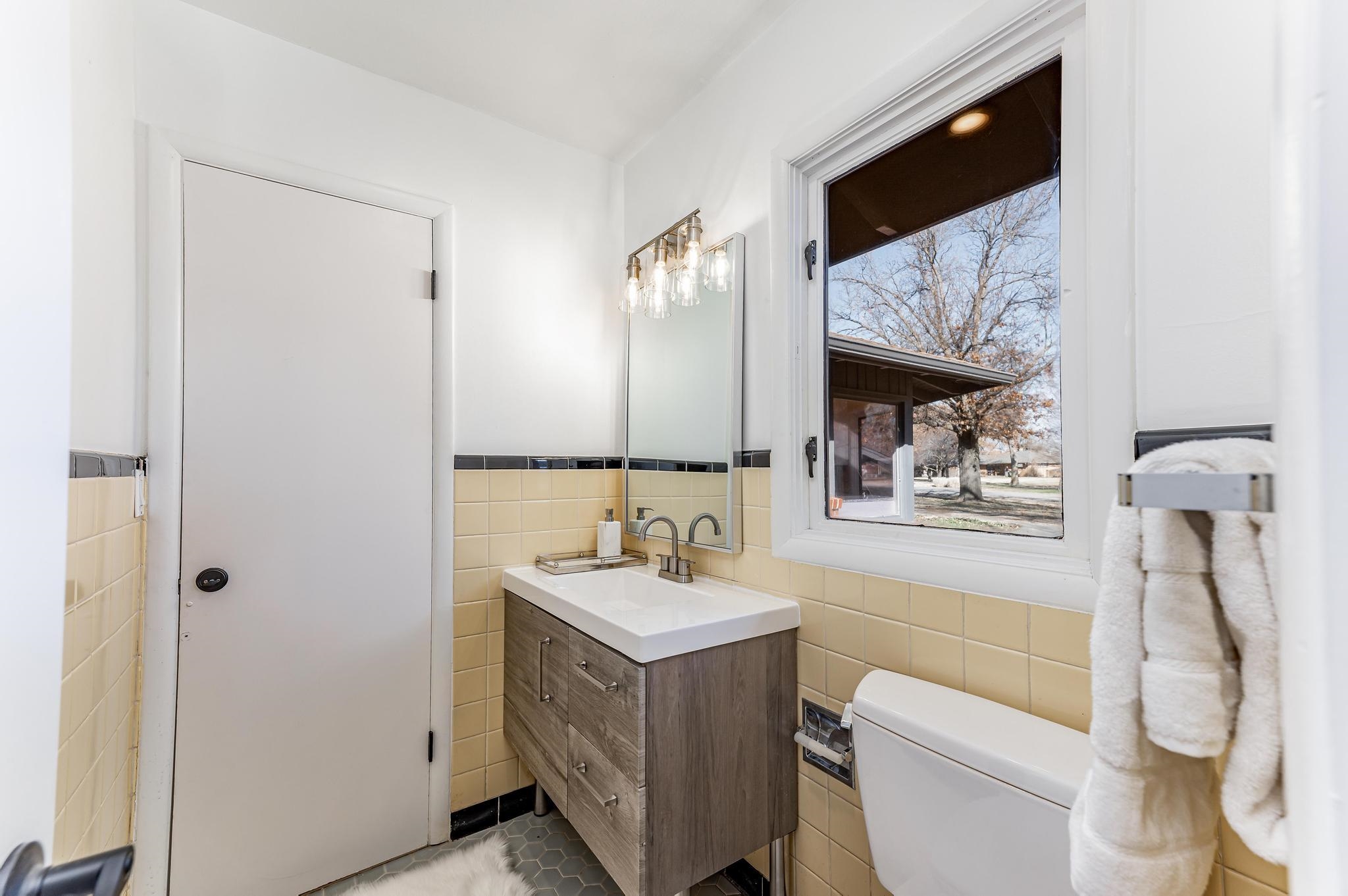 407 South Wetmore Street Wichita, KS 67209 - Photo 20 of 36