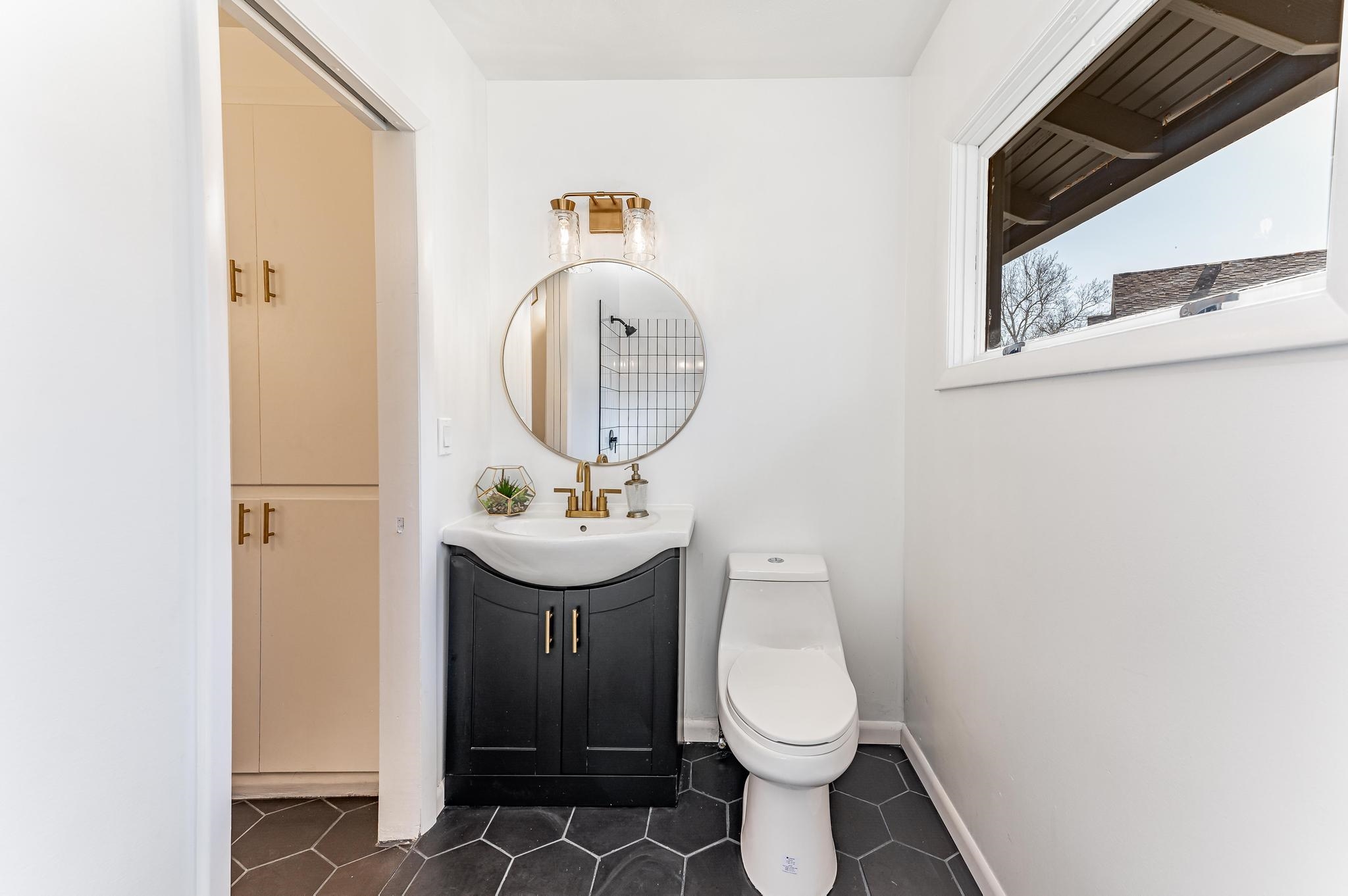 407 South Wetmore Street Wichita, KS 67209 - Photo 27 of 36