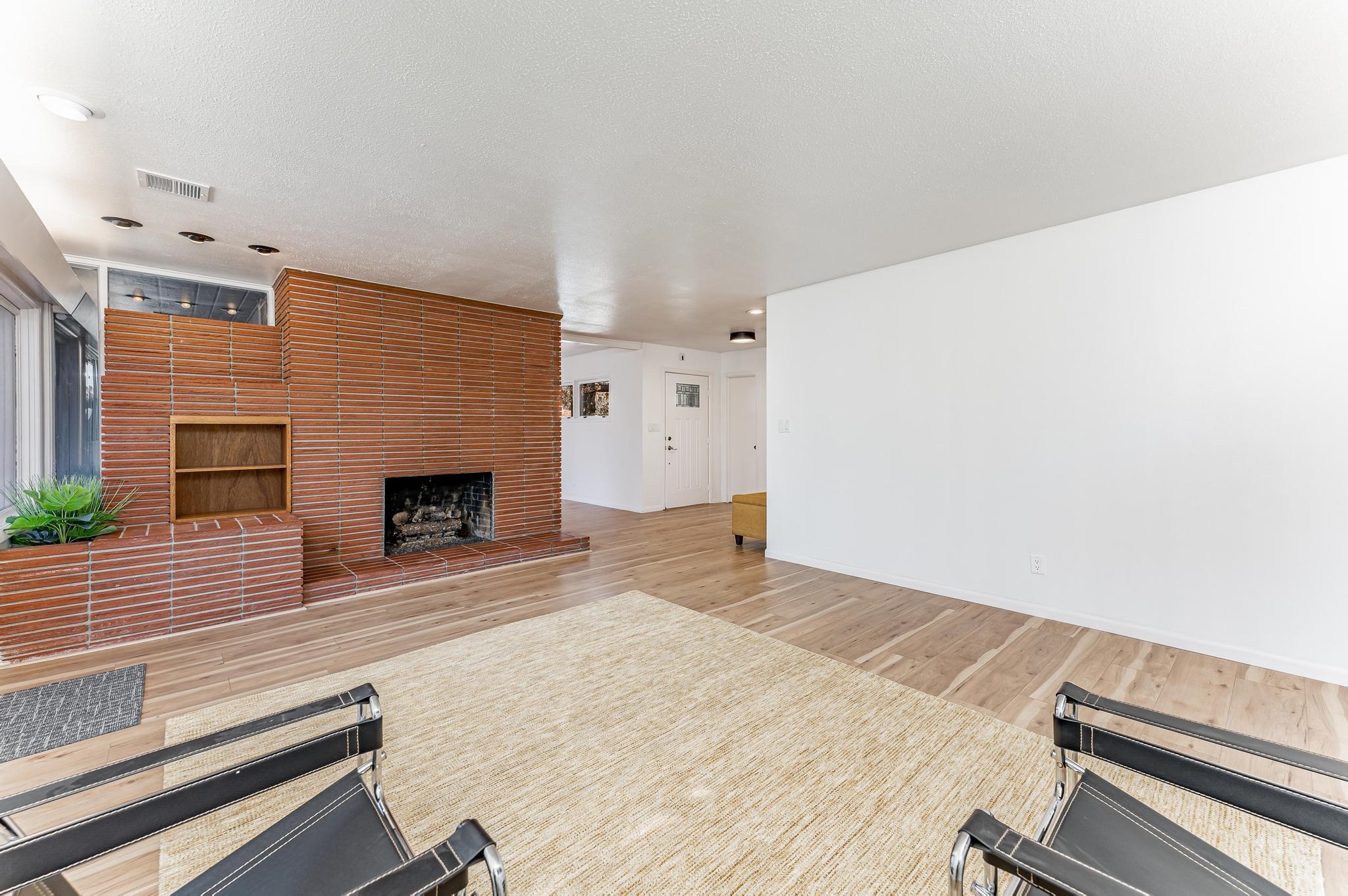 407 South Wetmore Street Wichita, KS 67209 - Photo 8 of 36